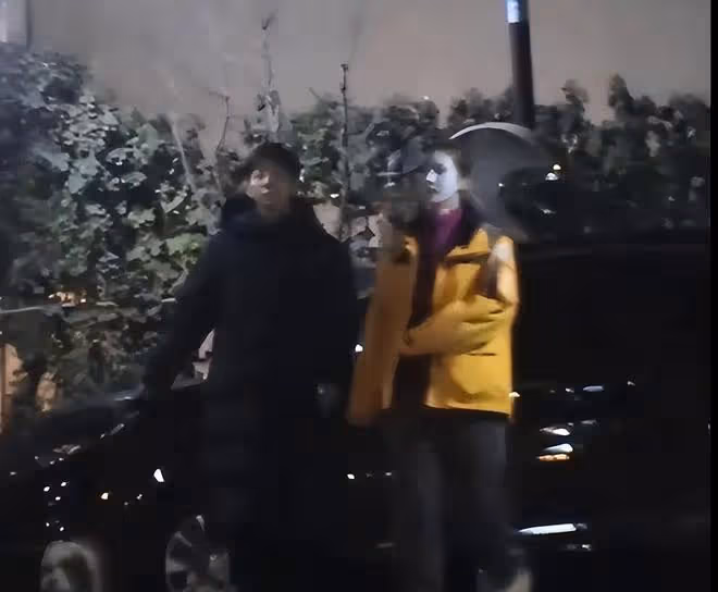 金晨拎禮物拜訪胡夏父母!細節看出胡夏太貼心,雙方粉絲卻吵翻天