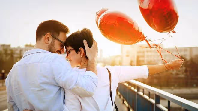 新婚3個月,老公就讓我把一套婚前房子過戶給公婆,不同意就離婚