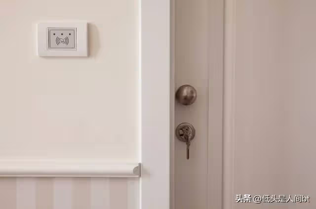 走親戚我去弟弟家住一晚，弟媳看到我一句話也沒有，我想馬上離開