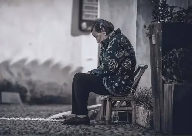 在兒子家過年我受盡冷眼,心寒後悄悄離開,第二天才被兒子發現