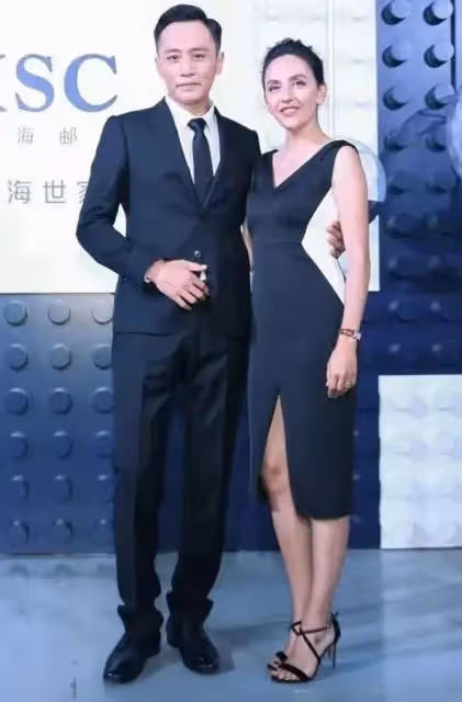 影帝劉燁的老婆原來是法國人!她五官精緻優雅大方,氣質不輸謝娜