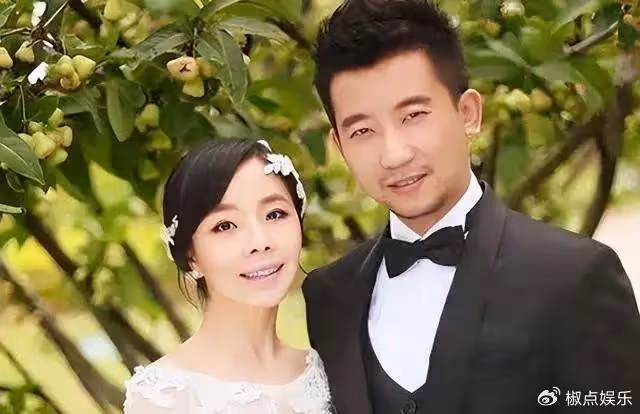 22歲憑《星光大道》走紅,9年前嫁給農村男友的王二妮,如今後悔了嗎