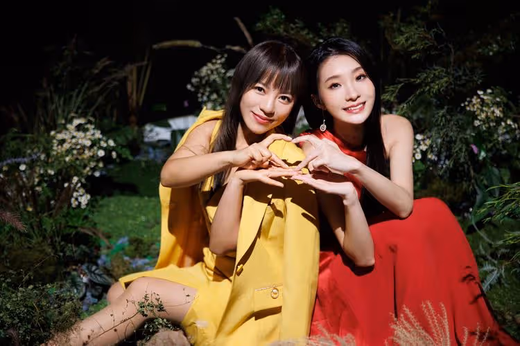 丁噹突然對陳華眼神充滿愛意　一拍即合手牽手就哭了