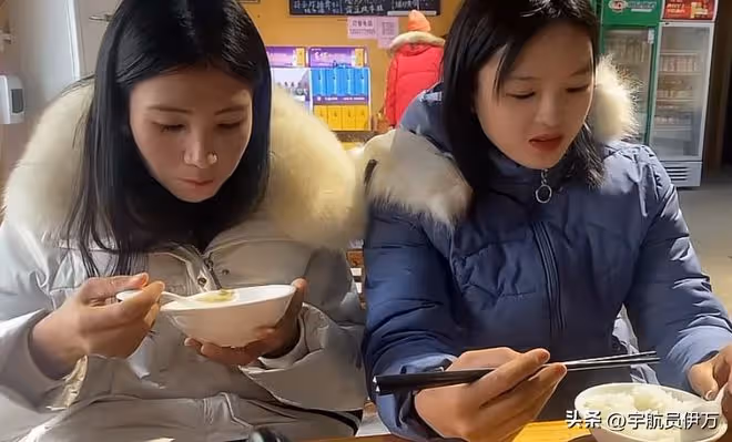 天津小伙娶小11歲寮國美女,斥巨資給娘家建別墅,如今成人生贏家