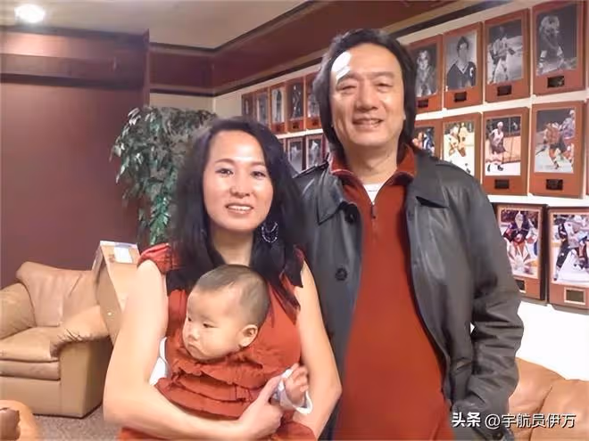 東方神鹿王軍霞：退役移居美國，3個孩子3個爹，如今成人生贏家