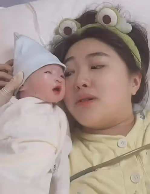 金龜子升級當姥姥!24歲女兒平安產子,寶寶正面照曝光像王寧!