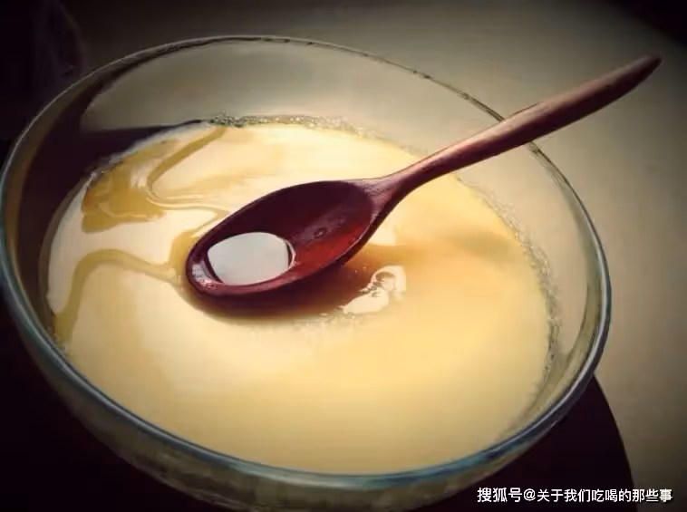 蒸雞蛋羹,別加水就蒸,記住這「5步」,蛋羹光滑無孔,入口嫩滑