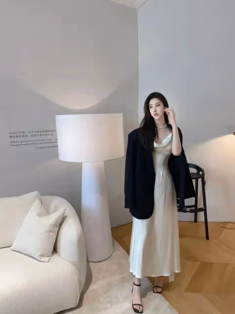 穿「高跟鞋」搭配禮服裙,端莊優雅氣質好,適合派對