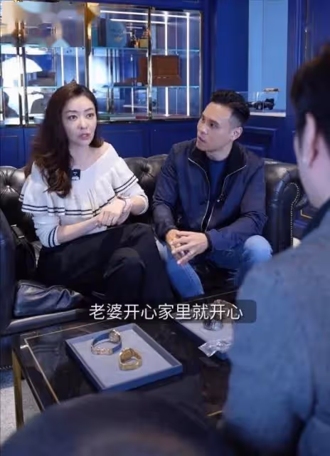 熊黛林看上250萬名表,老公問價後豪氣買下,婚後堅持不再生男娃