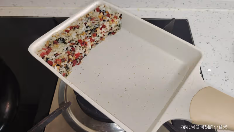 早餐吃它,比10個包子滿足!滋味足營養全,一炒一卷香上天,一口一個好吃扛餓