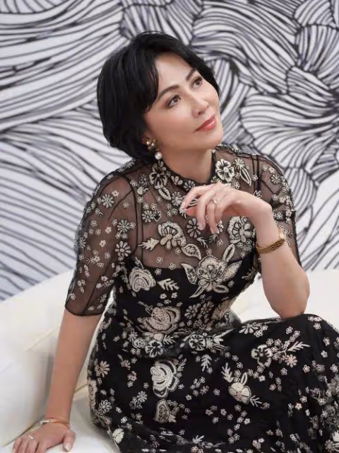 驚艷登場!劉嘉玲58歲性感迷人,魅力依舊!