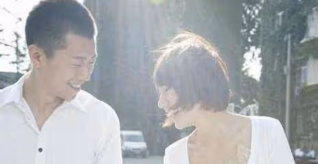 與丈夫一見鍾情,結婚11年卻有11個孩子,如今43歲魅力十足