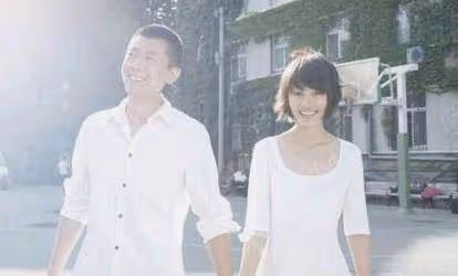 與丈夫一見鍾情,結婚11年卻有11個孩子,如今43歲魅力十足