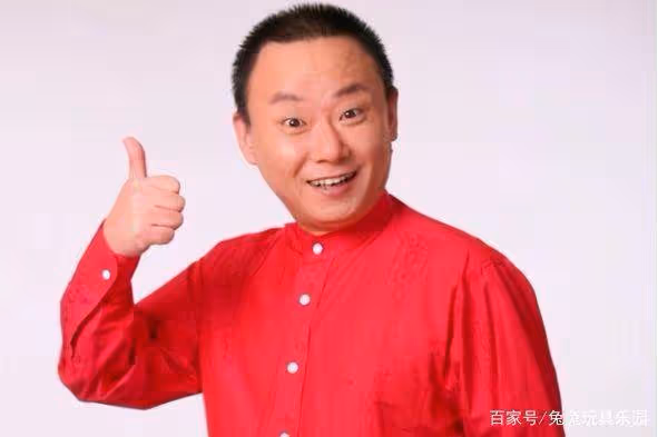 他是春晚常客,傾家蕩產陪妻子抗癌21年,如今52歲就滿頭白髮