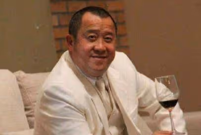 被說丑的男星,偏偏女兒個個貌美如花!他竟隱藏了女兒27年