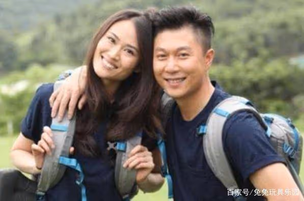 20歲時愛上14歲的她,用7年時間陪她長大,一家四口幸福美滿