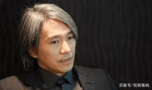 成龍老了，李連杰老了，周星馳也老了，而65的他看起來像30歲