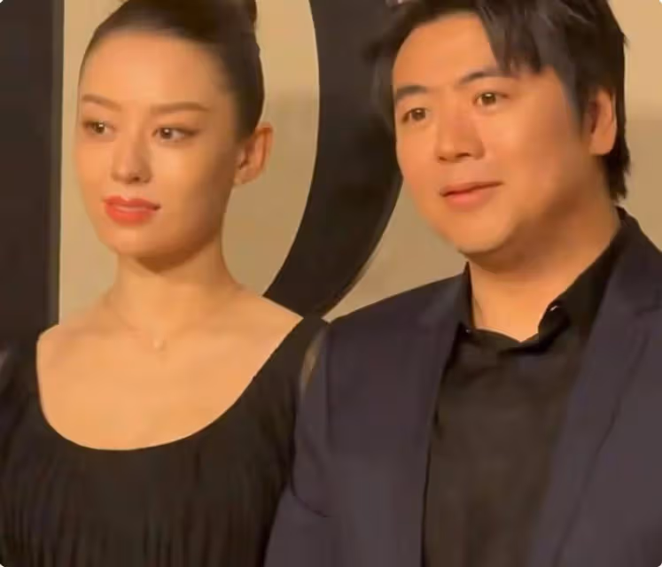 巴黎時裝周明星狀態：楊冪豐滿有料，吉娜透視裙驚艷，郎朗胖成球