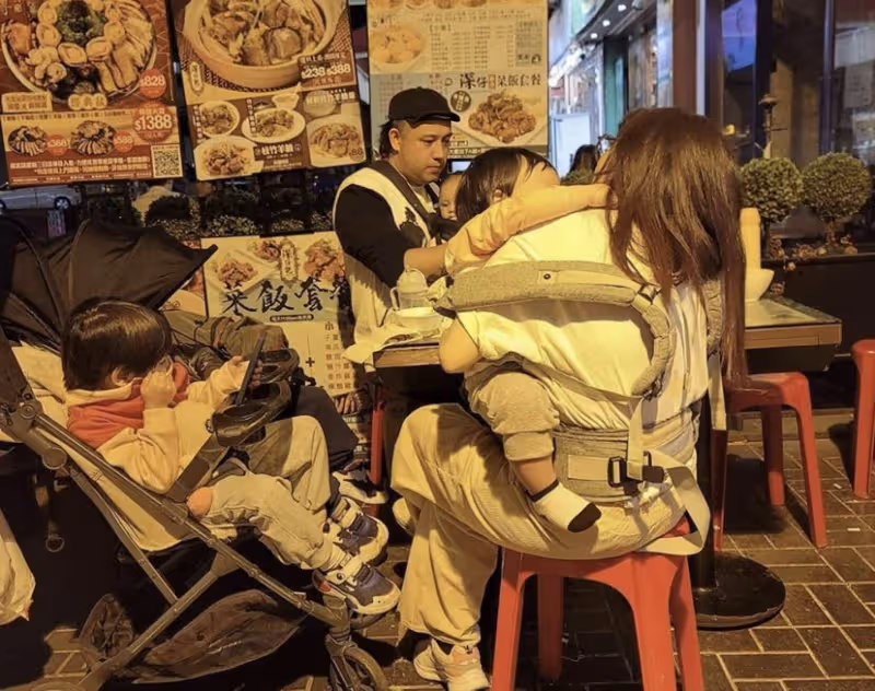 香港男星張致恆遇經濟困難,貼收款碼求外界捐錢,網友怒斥不要臉