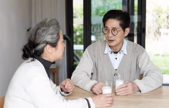 老公去世,賠償款被公婆拿走了,我抱著孩子走投無路,住到公婆家