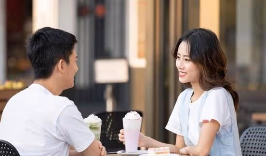 男子相親直接帶女孩回家,女孩4天生娃,女孩:我不是知道是誰的