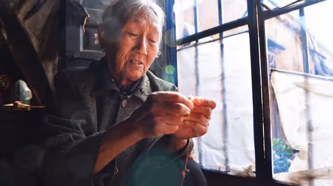85歲老人哭訴:人活太久不是福,反而遭罪