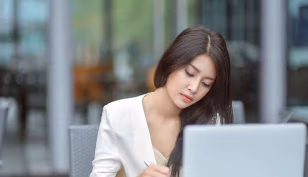 32歲剩女說:年薪50萬,有房,男友卻跟月入一萬的女人在一起