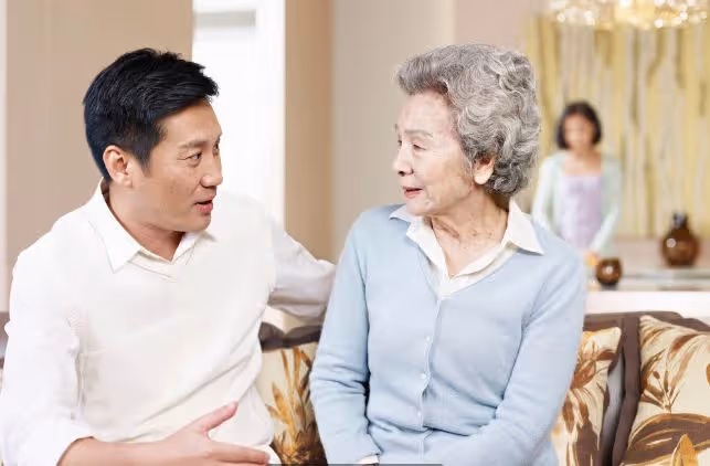 68歲老人:照顧女婿一家5年,女婿晚年給我買房養老