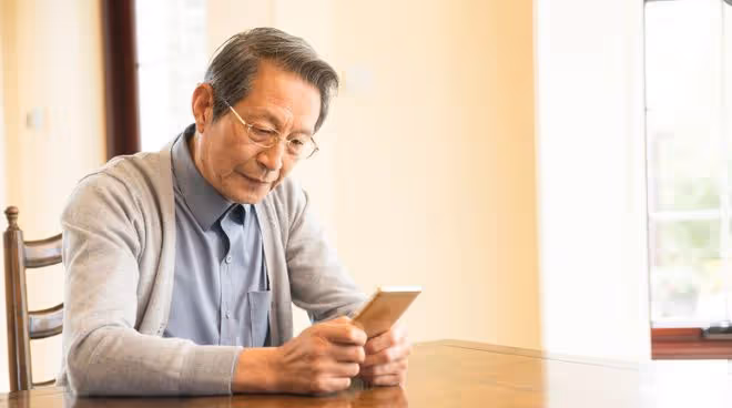 68歲老人哭訴:全款給女兒女婿買房,晚年卻被嫌棄