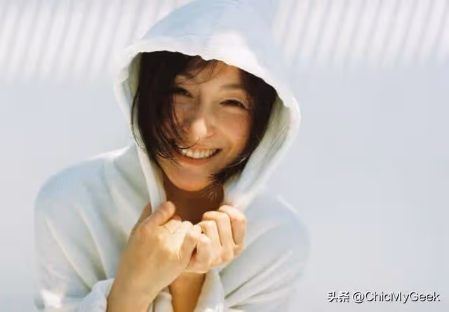 43歲廣末涼子離婚自立門戶回歸,此前因不倫戀被雪藏!