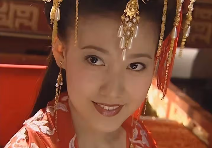 她是娛樂圈「最乾淨」女演員，出道25年零緋聞，丈夫身份至今成謎
