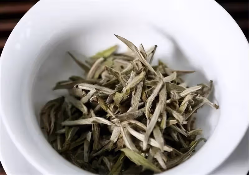 白毫銀針屬於高檔茶嗎？教大家區分白毫銀針高中低檔次的小技巧
