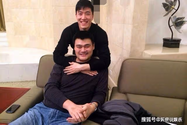 姚明將千萬豪宅以960萬賣給劉翔，劉翔卻說自己被姚明坑了