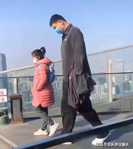姚明將千萬豪宅以960萬賣給劉翔，劉翔卻說自己被姚明坑了