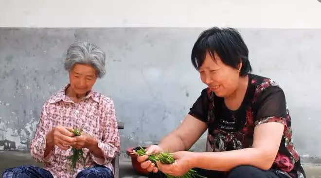第一次帶男友回家,媽媽只問了他幾句話,就狠心拆散了我們