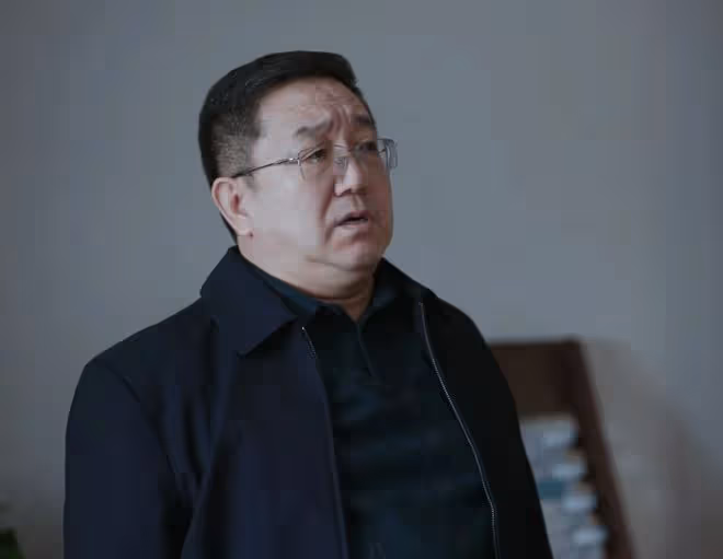 《江河日上》陳威為何幫鄭寒江?除了是他師兄外,還是送岩魚的人