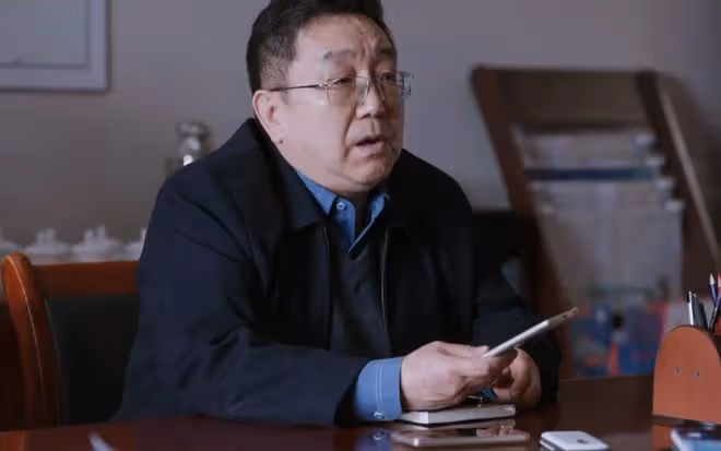 《江河日上》陳威為何幫鄭寒江?除了是他師兄外,還是送岩魚的人