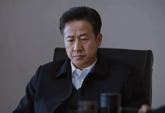 《江河日上》看懂廖宇正的三次「暗戳戳」表態,才知鄭寒江有多難