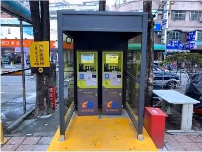 2停車繳費機只排隊一列！她趨前遭罵自私超困惑　網諷：就妳最聰明