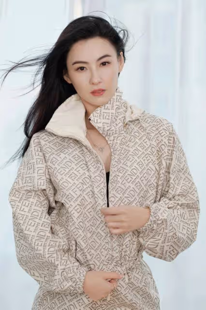 這誰能頂得住!43歲張柏芝驚艷登場,性感依舊!