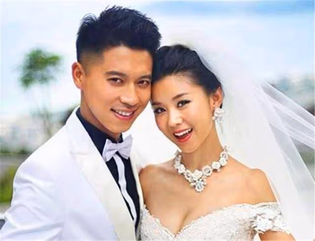 她是不接吻戲的女演員,有最乾淨女星之稱,如今家庭幸福夫妻恩愛