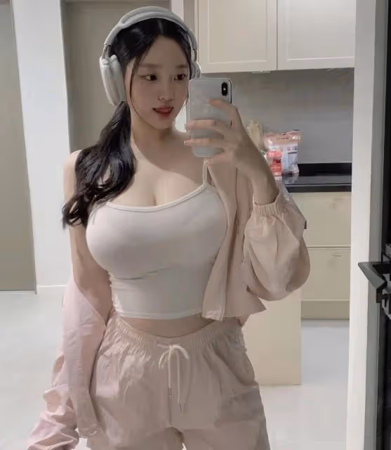 這種身材不能算胖吧?最多是豐滿!
