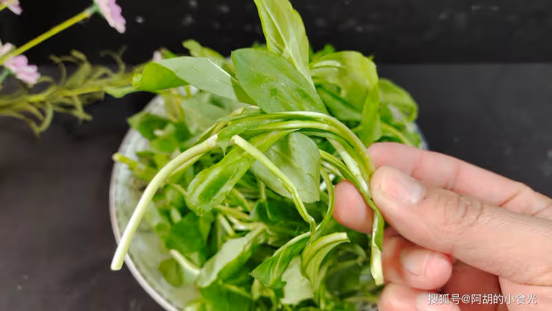 豆腐和它絕配，頭茬一口鮮到家！簡單搭配羹一碗，一口好營養、滿口清香滋味濃