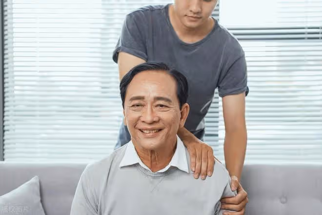 七旬老人到女兒家養老,女婿提四個要求,大爺怒斥:那我還是走吧