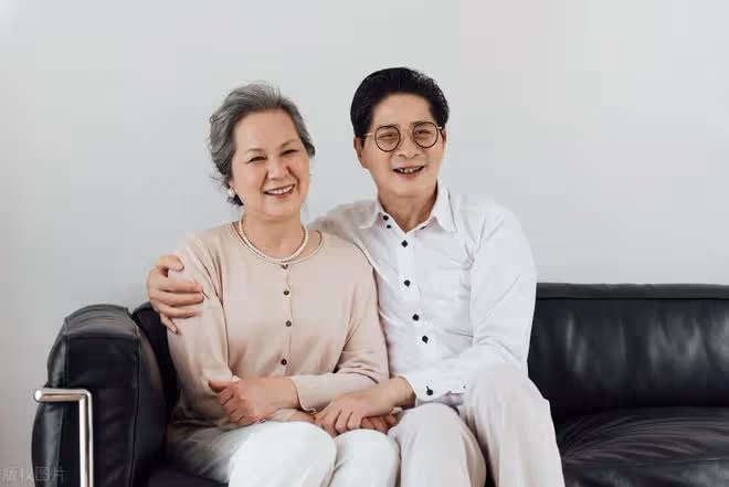 七旬老人醒悟:在兒女家各住一段時間後,才明白晚年誰能給我養老