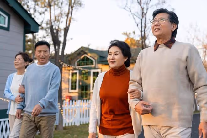 64歲大爺想和58歲大媽搭夥,大媽:答應我4個要求就行,否則免談