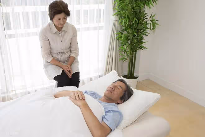 64歲大爺想和58歲大媽搭夥,大媽:答應我4個要求就行,否則免談
