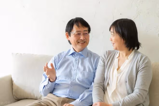 64歲大爺想和58歲大媽搭夥,大媽:答應我4個要求就行,否則免談