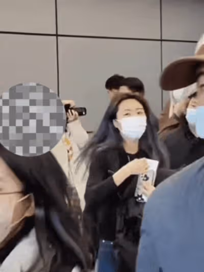 韓團愛豆內地簽售態度高傲，表情嫌棄明顯，區別對待不同國家粉絲