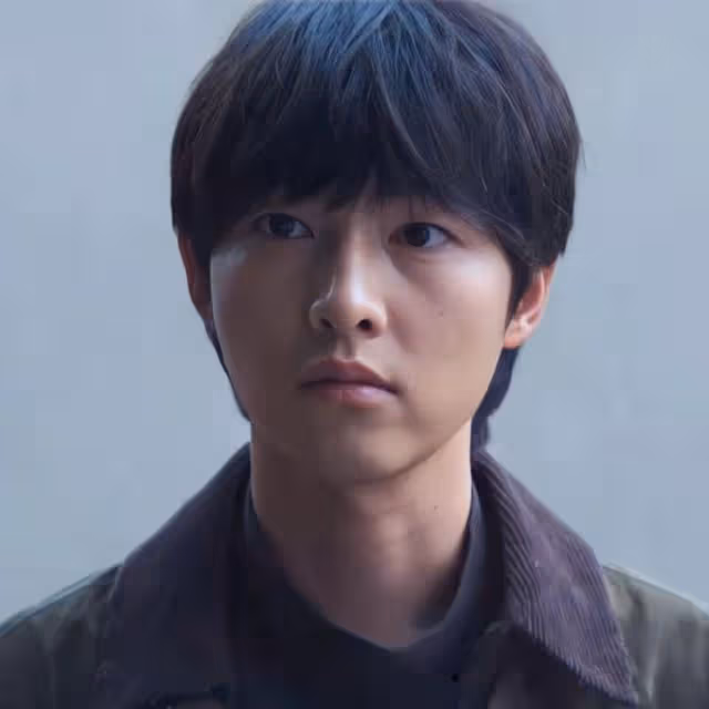 宋仲基被爆料，他出席電影發布會時，眼中只有妻子凱蒂